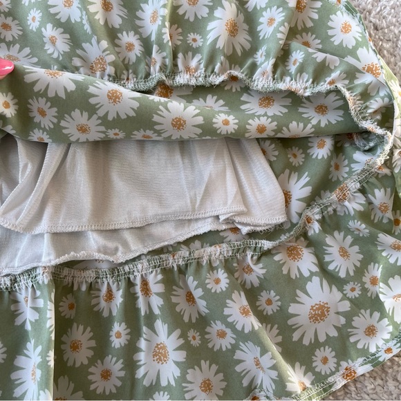 🚫SOLD🚫 [shein] green daisy twist front ruffle mini dress - Picture 6 of 8